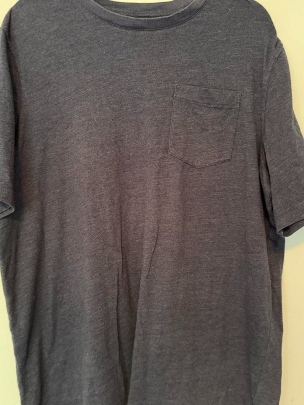 Croft & Barrow gray pocket tee in size L